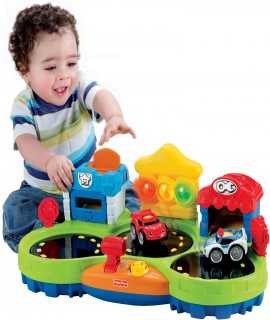 Fisher-Price Chase & Race Town 